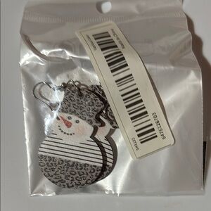 Snowman Pattern Earrings